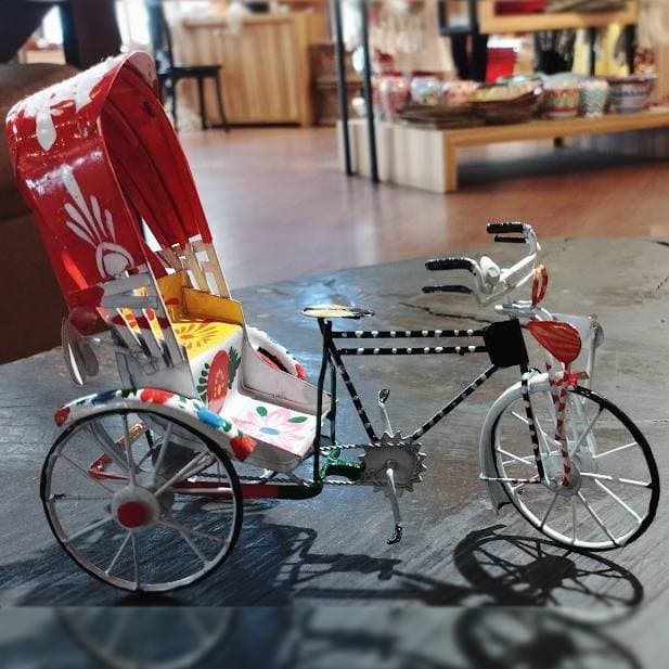 Hand Painted Traditional Rickshaw thumbnail 2